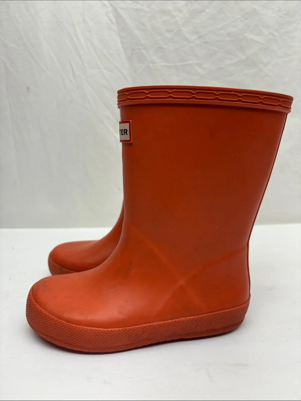 Hunter Orange Rubber Rain Boots, SZ 10 for toddler girl, 2(BA)